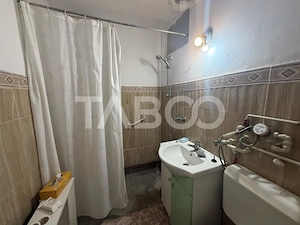 Apartament 2 camere decomandat parter gradina zona Negoiu - imagine 5