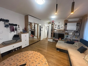 Apartament semidecomandat cu 3 camere,2 bai, parcare inclusa, zona Cetatii - imagine 2