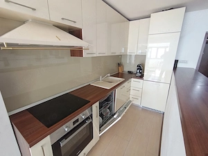 Penthouse cu vedere frontală și totală la mare   prima închiriere - imagine 3