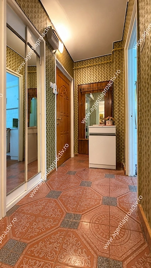 Apartament cu 2 camere și balcon generos   Micro 16 - imagine 5