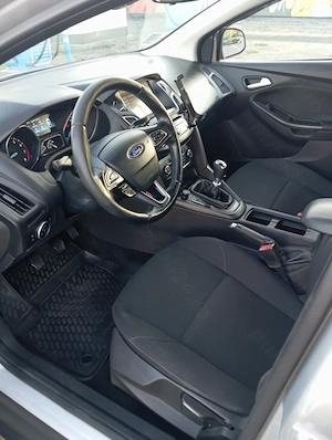 Vând Ford Focus 3  2016 ,benzina ; 153000 km ;distributia facuta la 120000 km ; inca un rand de roti - imagine 4