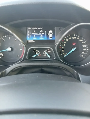 Vând Ford Focus 3  2016 ,benzina ; 153000 km ;distributia facuta la 120000 km ; inca un rand de roti - imagine 3