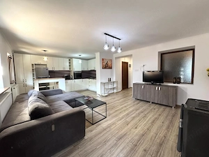 Casa parter, renovata, mobilata, gradina amenajata, str Petofi Sandor-Dumbravita - imagine 14