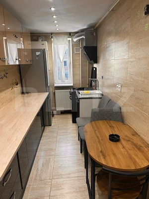Apartament modern cu 3 camere, în zona centrală – vis-a-vis de Piața 1 Mai - imagine 6