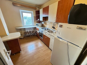 2 camere decomandat etaj 2 zona Sagului - CENTRALA PROPRIE - imagine 2