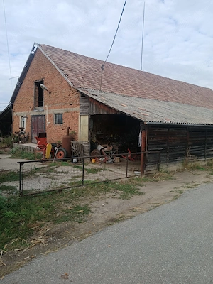 Magazie de cereale, celule siloz și teren intravilan de 2.394 mp, în satul Romoșel, Romos, HD
