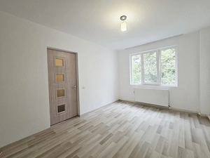 Apartament 3 camere Micro 19 CT bloc aproape de bulevard - imagine 2
