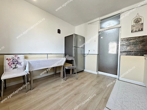 Apartament 3 camere, decomandat  Micro 20-77 mp - imagine 8