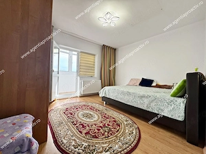 Apartament 3 camere, decomandat  Micro 20-77 mp - imagine 4