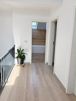 Casa insiruita 3 camere | 92,5 mp utili | Curte amenajata | Mosnita Veche - imagine 6