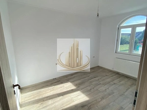 Casă 5 camere, 2 niveluri, intrări și utilități separate – Șag - imagine 9