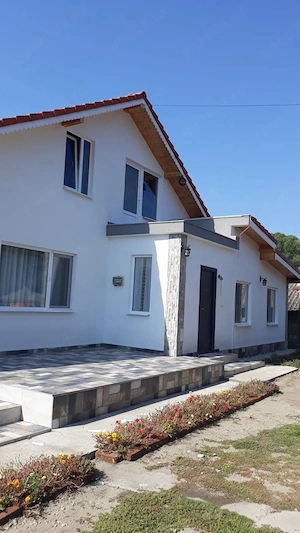 Casa individuala in stare foarte bună într o zona de poveste - imagine 2