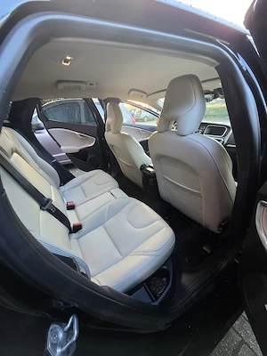 Volvo V40 D4 2015 Stare impecabilă - imagine 4