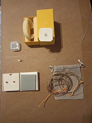set 4 piese bijuterii diferite 