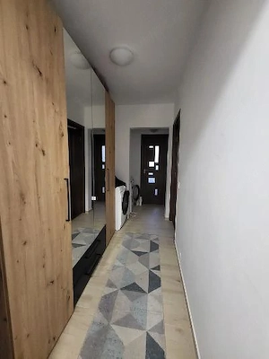  PERSOANA FIZICA,inchiriez  apartament cu 3 camere,zona Nicolina( str.Libertatii nr. 62), - imagine 6
