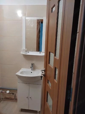  PERSOANA FIZICA,inchiriez  apartament cu 3 camere,zona Nicolina( str.Libertatii nr. 62), - imagine 8