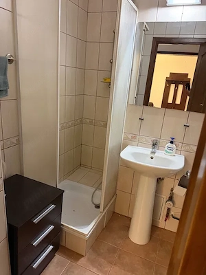 Garsonieră, parter, zona Energiei   complet mobilată și utilată, ideală și ca birou - imagine 6