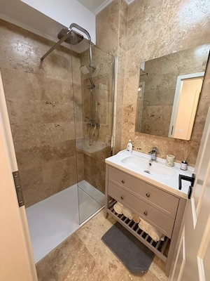 Summerland apartament 2 camere renovat loc parcare termen lung - imagine 8