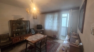 Vând apartament 3 camere decomandate, etajul 2 . - imagine 3
