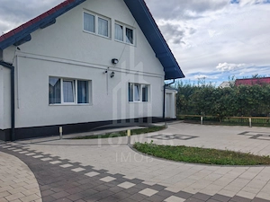 Casă individuală cu 2 apartamente și anexă generos de 100 mp - imagine 9
