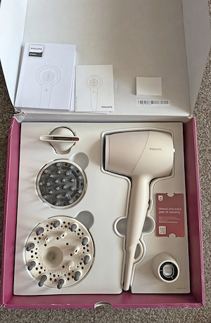 Vand uscator de par (feon) Philips SenseIQ Seria 9000 BHD829 00 nou