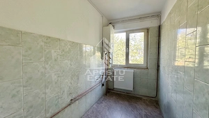 Apartament cu 3 camere si boxa, centrala proprie, Dacia - imagine 7