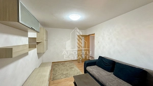 Apartament cu 3 camere, decomandat, zona Lipovei - imagine 3