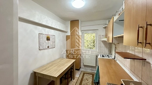 Apartament cu 3 camere, decomandat, zona Lipovei - imagine 6
