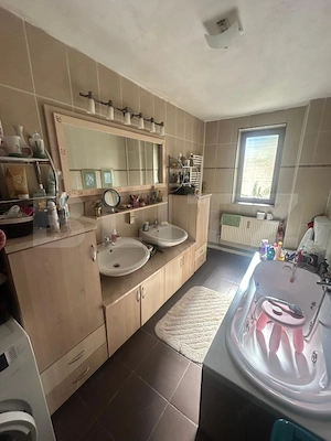 Casa , Pucioasa , 199 mp utili , 10200 mp Teren  - imagine 5