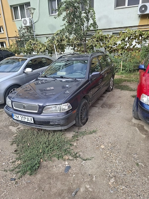 Vând Volvo V40 pentru dezmembrare - imagine 2