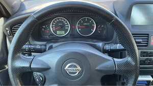 Proprietar vand Nissan Almera.