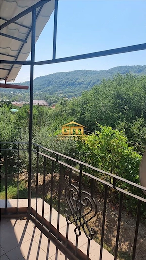 Casă de vanzare in Păușești-Măglași - panoramă deosebită, terase generoase și 1.011 mp de teren - imagine 4