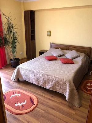 PF inchiriez apartament 2 camere decomandat, et.1 parcare, Buna ziua - imagine 4
