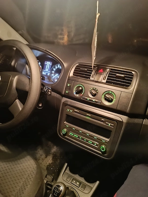 Skoda Fabia 1.2 Benzină an2011 - imagine 8