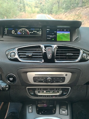 RENAULT Megane Scenic euro 6 - imagine 9