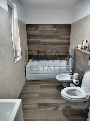 Duplex modern 4 camere, 2 bai, despartit prin camera tehnica Giroc - imagine 15