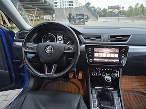 Skoda Superb  - imagine 5