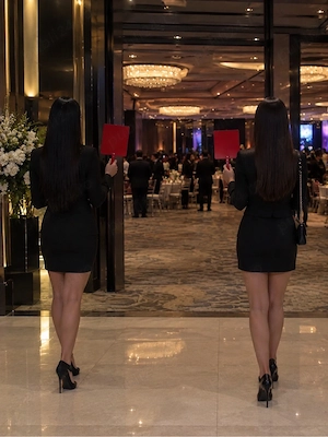 Cauti HOSTESSE pentru un eveniment in Bucuresti? Avem preturi incepand de la 250 de lei - imagine 2