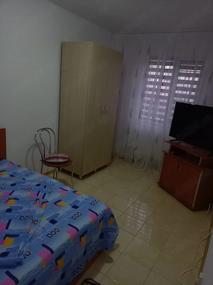 Vând apartament 2 camere str rozelor 