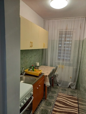 Vând apartament 2 camere str rozelor  - imagine 4