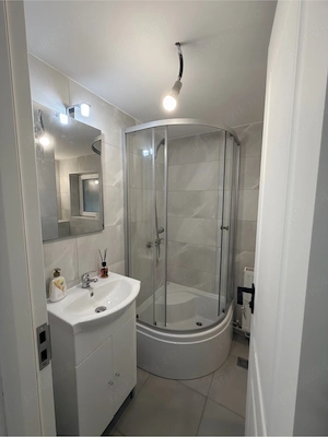 Particular- APARTAMENT NOU RENOVAT ÎN PREDEAL ,3 camere ,97 MP,2 bai garaj +curte, Direct proprietar - imagine 3