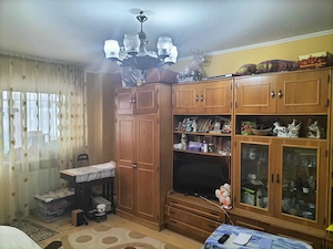                         Apartament 2 camere, spaţios, zonă centrală Mioveni