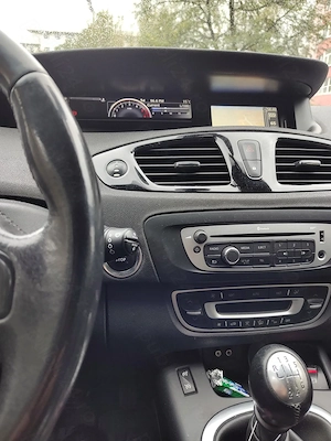 Renault Megane Scenic - imagine 4
