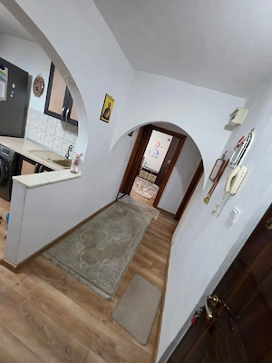 Vand apartament 2 camere decomandat - imagine 4