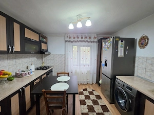 Vand apartament 2 camere decomandat