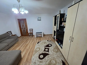 Vand apartament 2 camere decomandat - imagine 2
