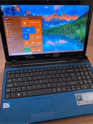 Laptop Acer Display 15,6 led,Windows 10 Pro.4gb ram ddr3,500gb memorie,vine cu încărcător.Trimit pri