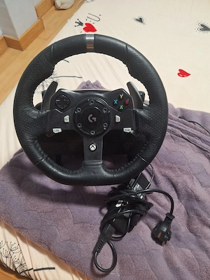 Vând Logitech G920 + pedale + schimbător