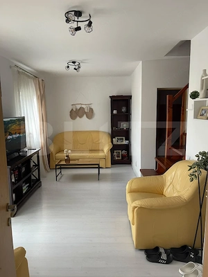 Apartament cu 2 camere, pe două niveluri – zona GăriiVă propunem spre vânzare un