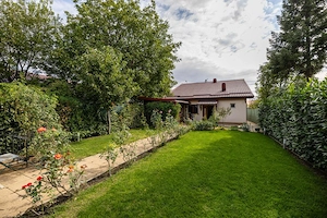 Casa parter, renovata, mobilata, gradina amenajata, str Petofi Sandor-Dumbravita